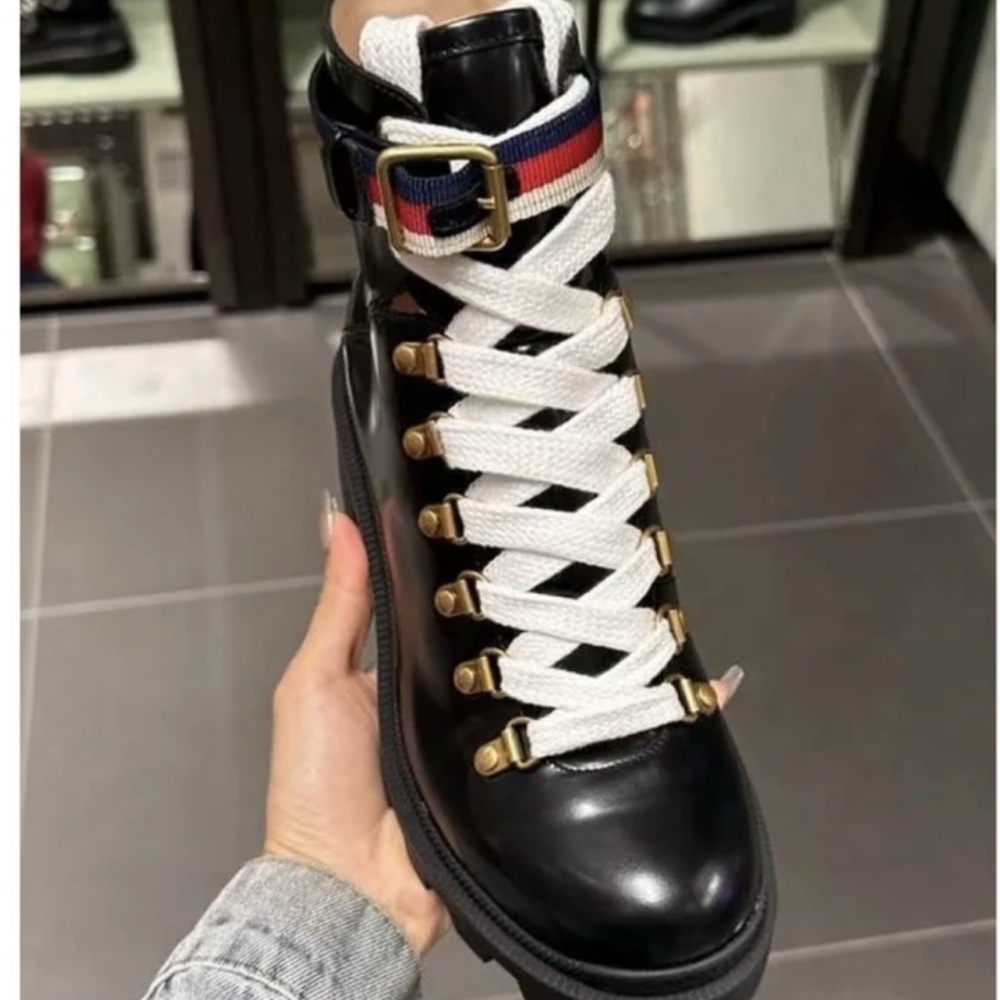 Like new gorgeous Gucci boots - Picture 7 of 8